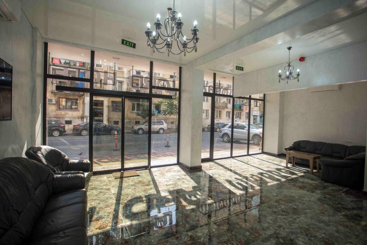 Hotel Lord Batumi Bagian luar foto