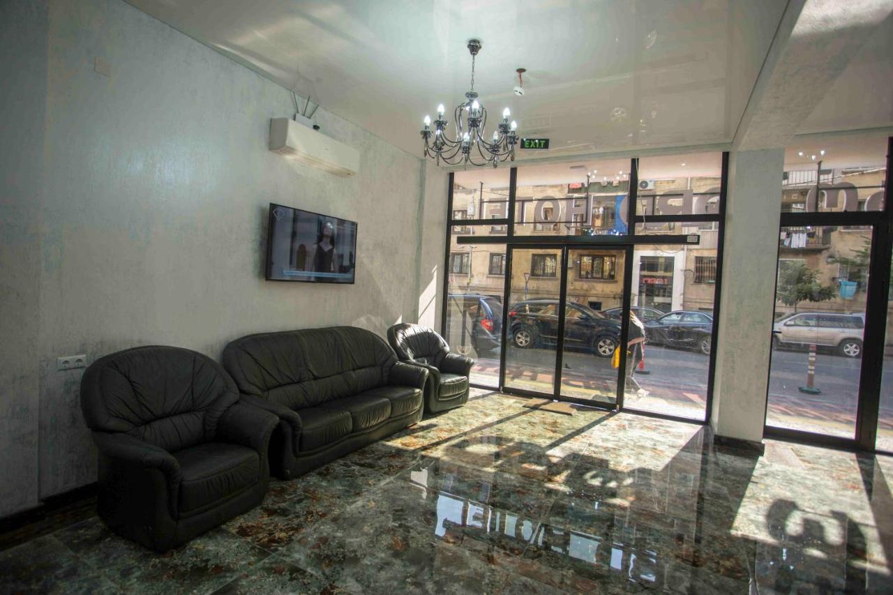 Hotel Lord Batumi Bagian luar foto