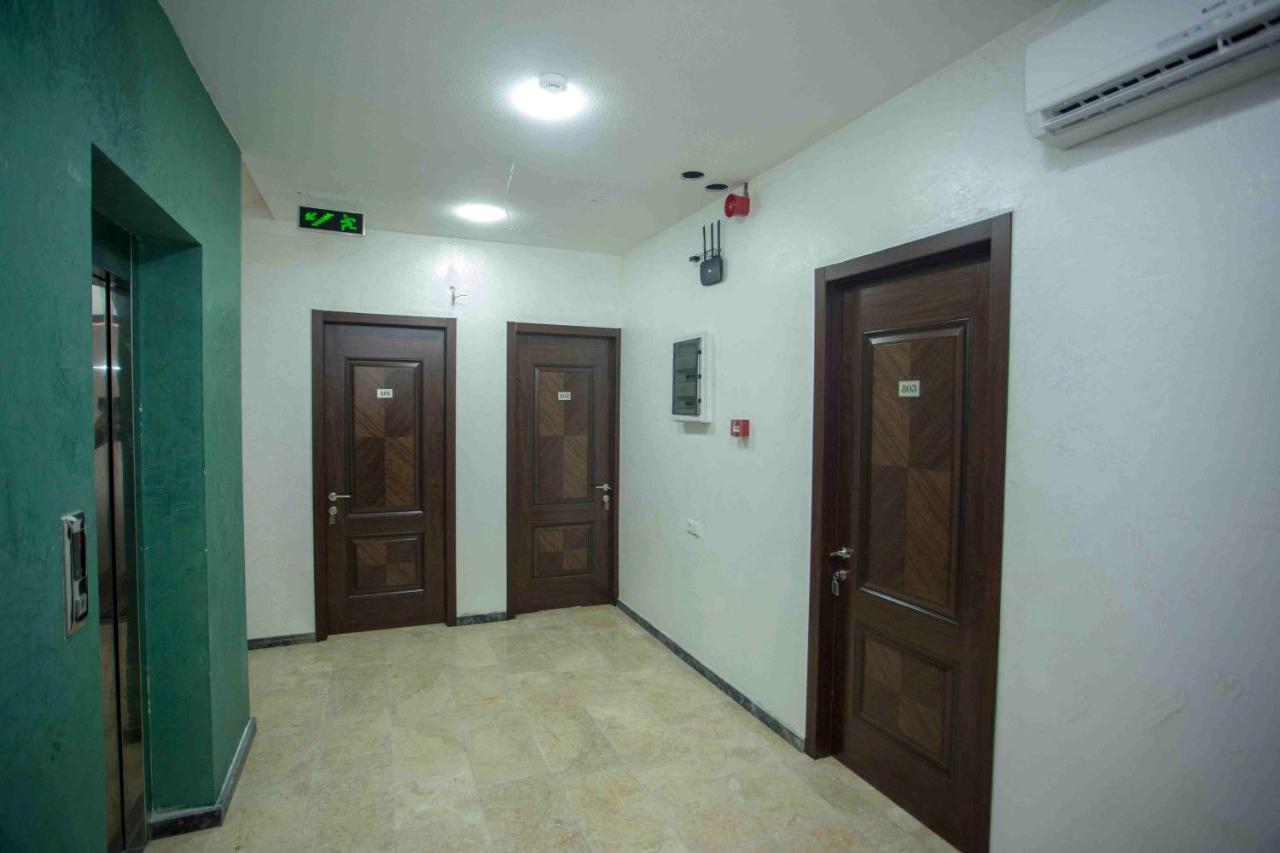 Hotel Lord Batumi Bagian luar foto