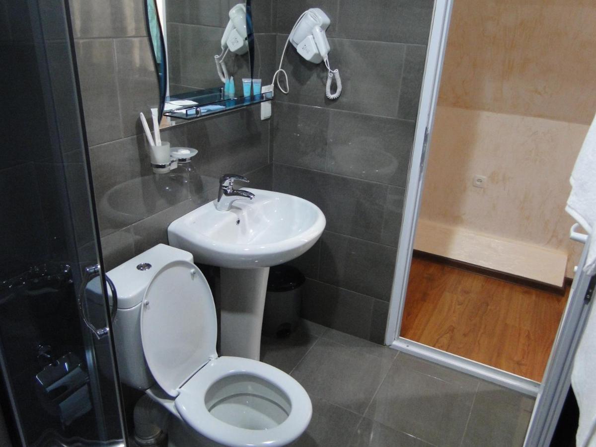 Hotel Lord Batumi Bagian luar foto