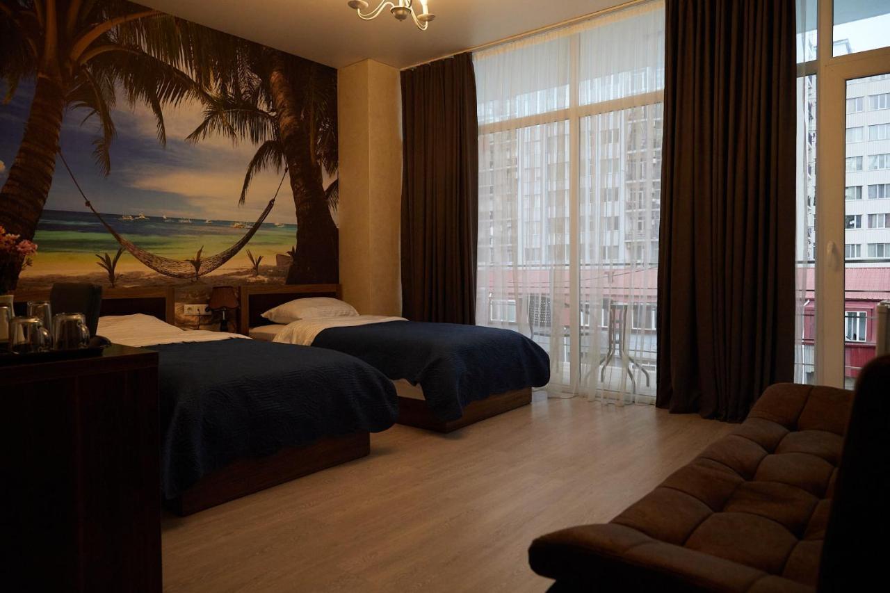 Hotel Lord Batumi Bagian luar foto