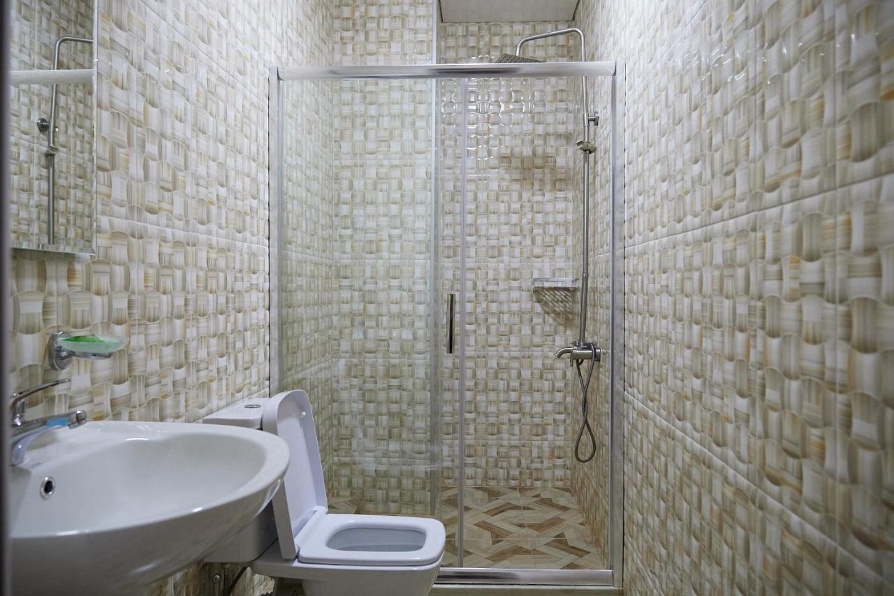 Hotel Lord Batumi Bagian luar foto