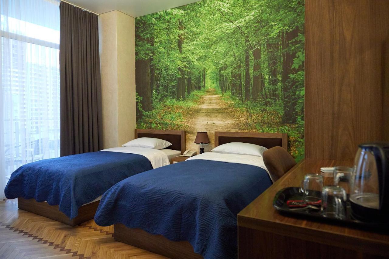 Hotel Lord Batumi Bagian luar foto
