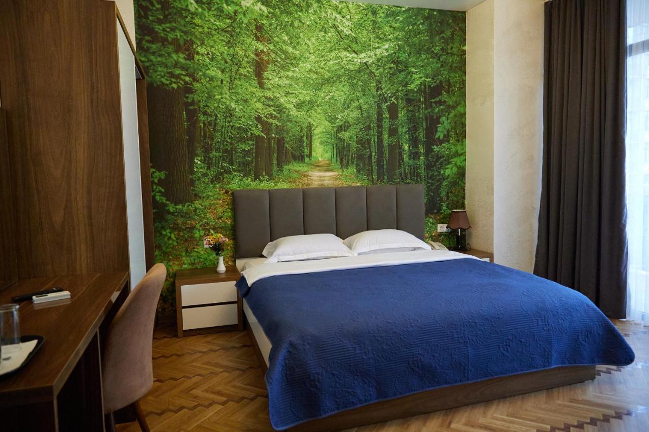Hotel Lord Batumi Bagian luar foto