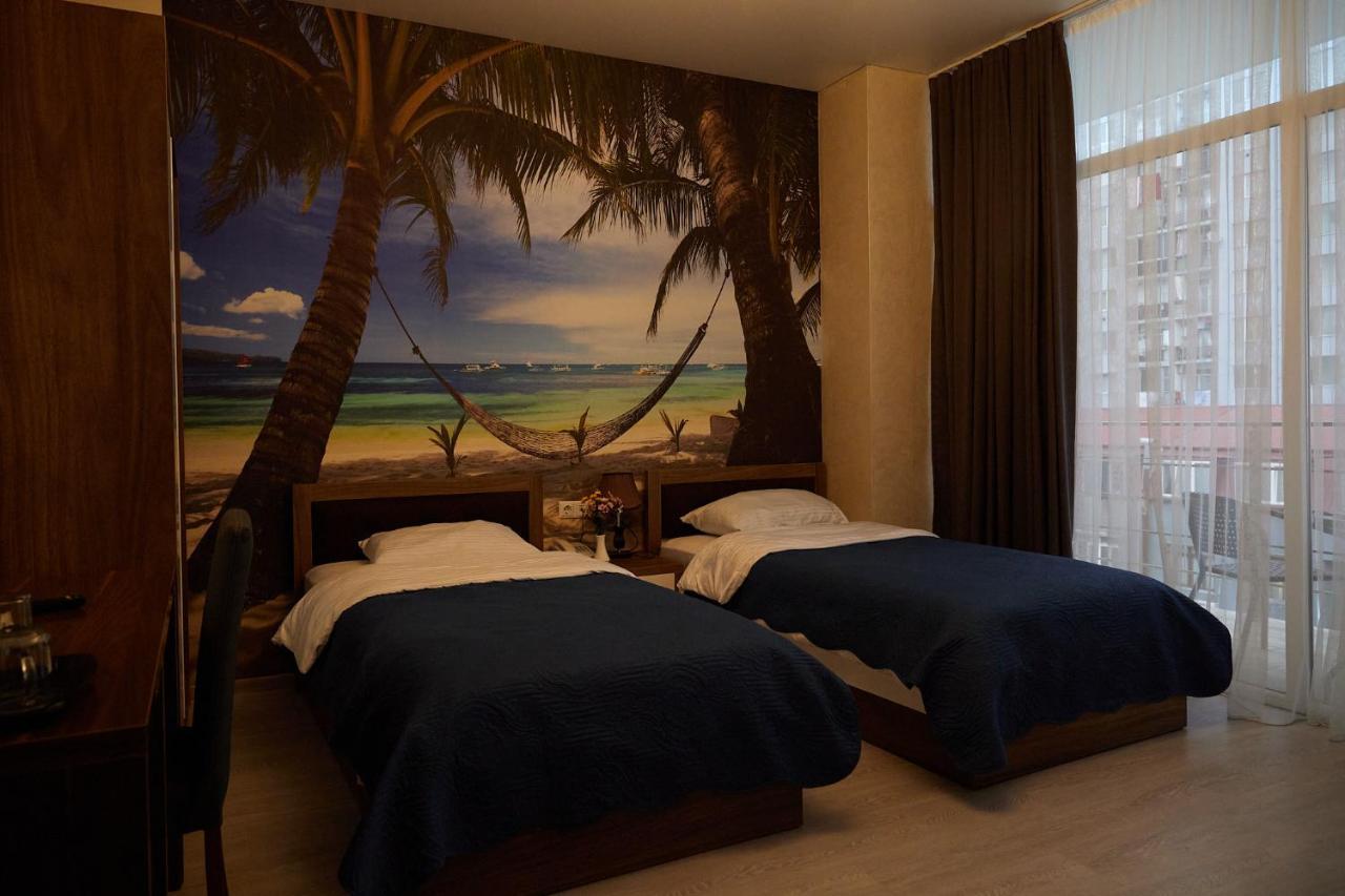 Hotel Lord Batumi Bagian luar foto