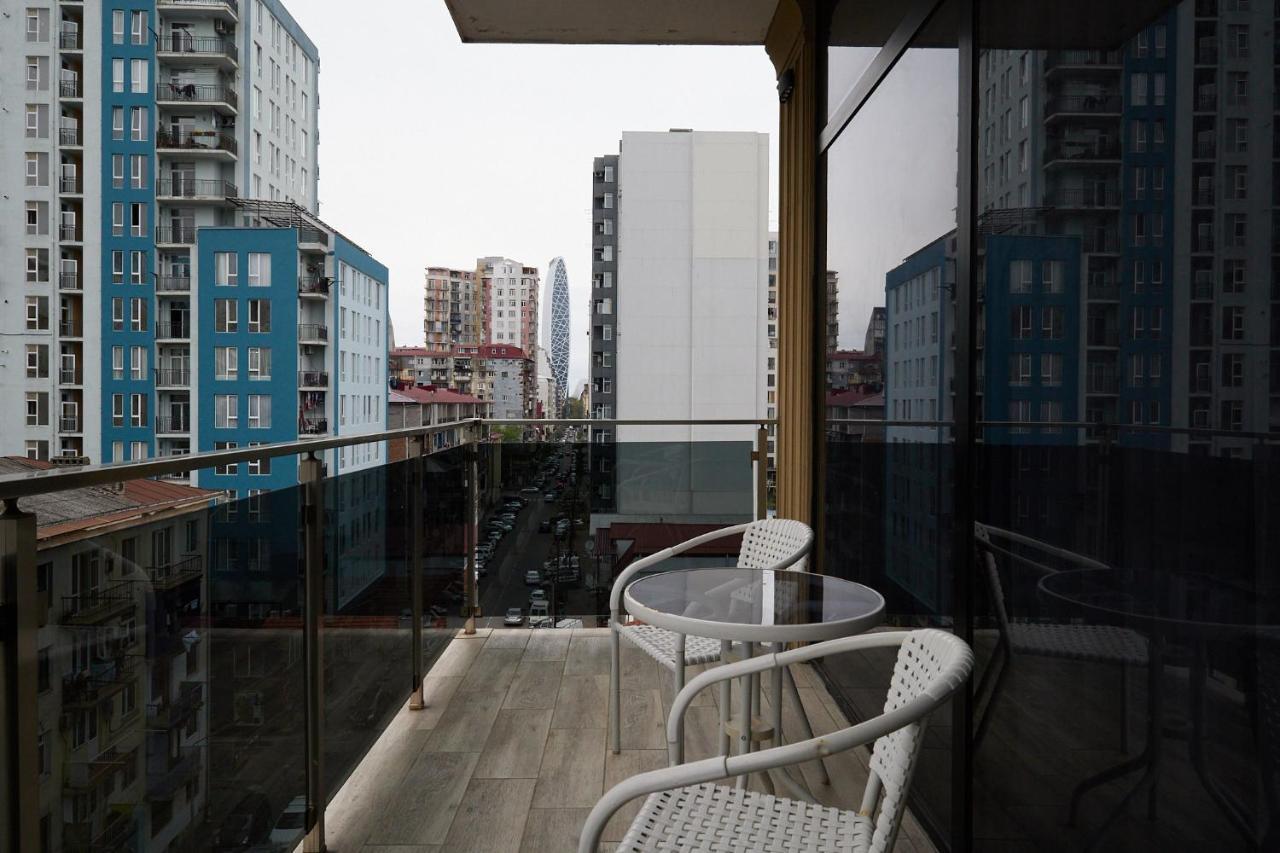 Hotel Lord Batumi Bagian luar foto