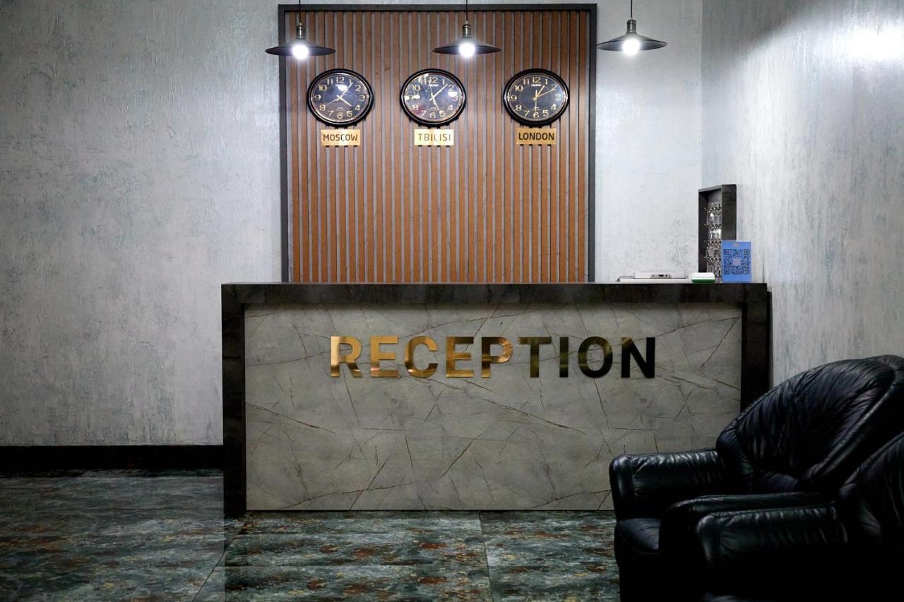 Hotel Lord Batumi Bagian luar foto